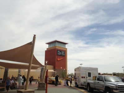 Entrance to Phoenix Premium Outlets in Phoenix AZ